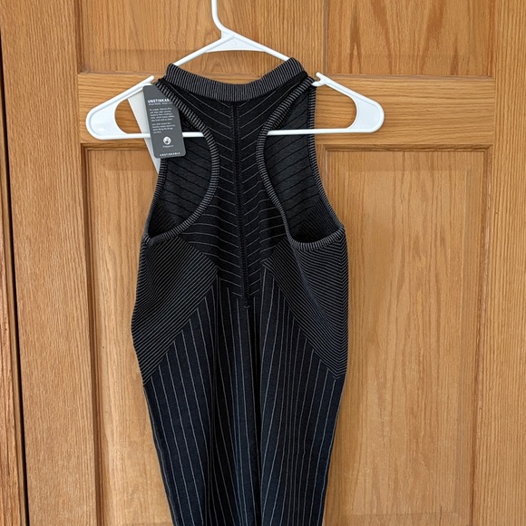 Athleta Black Heather Sojourn Tank - Picture 4 of 6